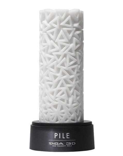 Masturbateur TENGA 3D Pile avec sa texture de triangles superposés à l'extérieur