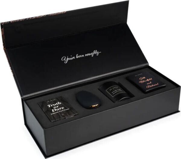 Coffret couple Je Joue Naughty Gift Set avec le vibromasseur Mimi, la bougie de massage, le bandeau en satin et le jeu de cartes